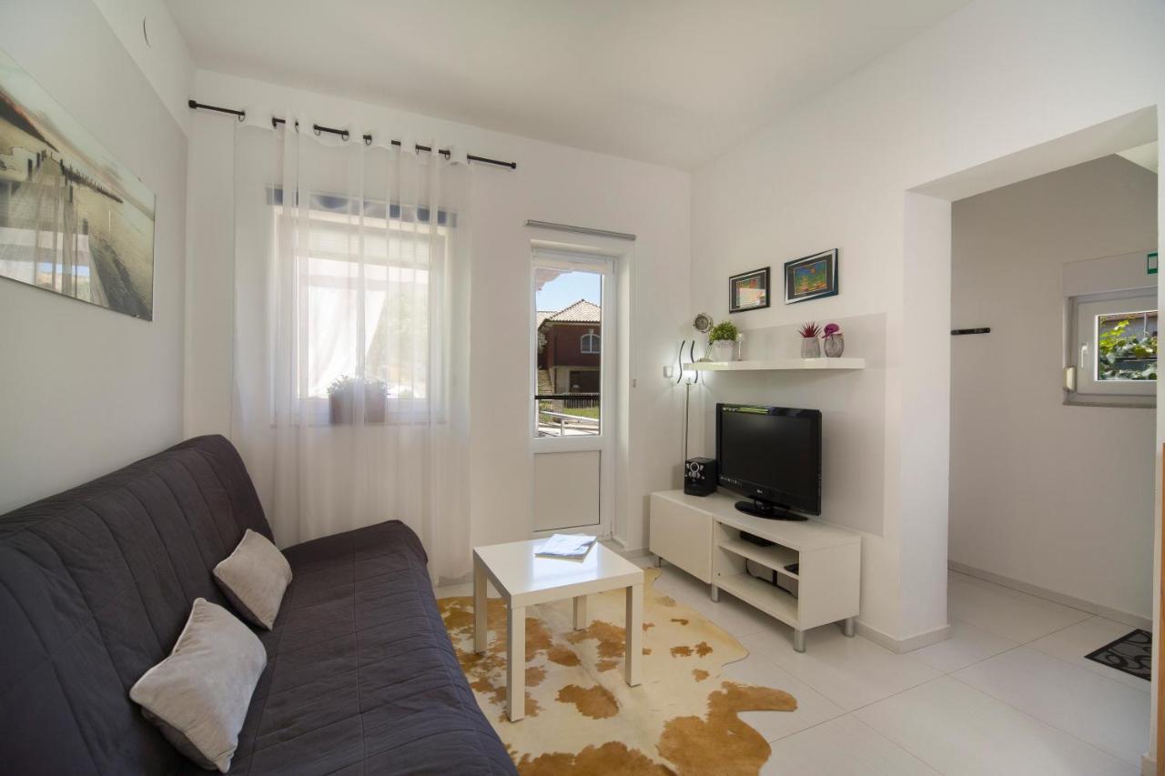 Apartment Katy Pula Exterior photo