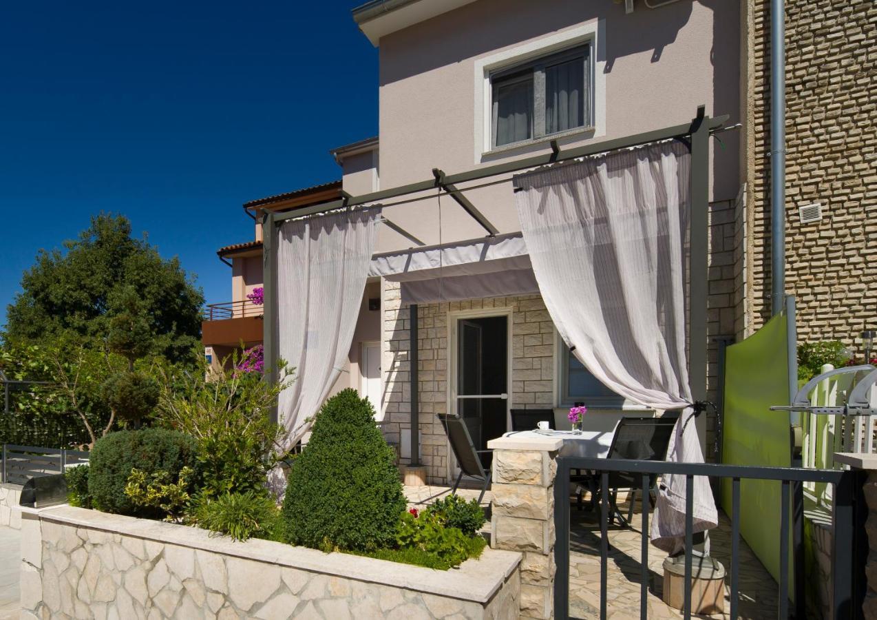Apartment Katy Pula Exterior photo
